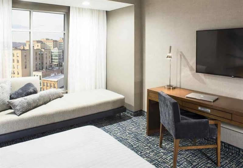Ithaca Marriott Downtown On The Commons Hotell Exteriör bild