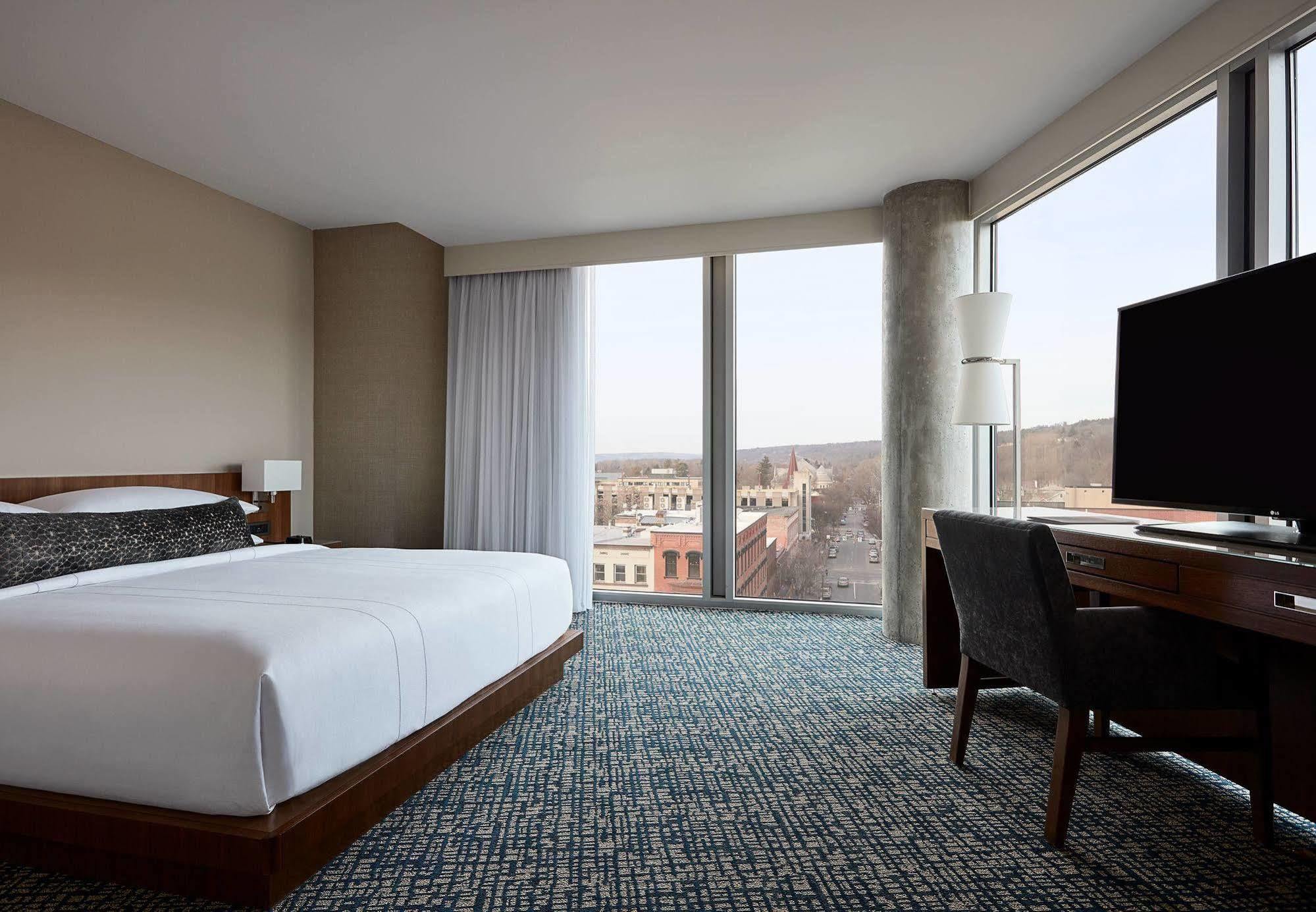 Ithaca Marriott Downtown On The Commons Hotell Exteriör bild